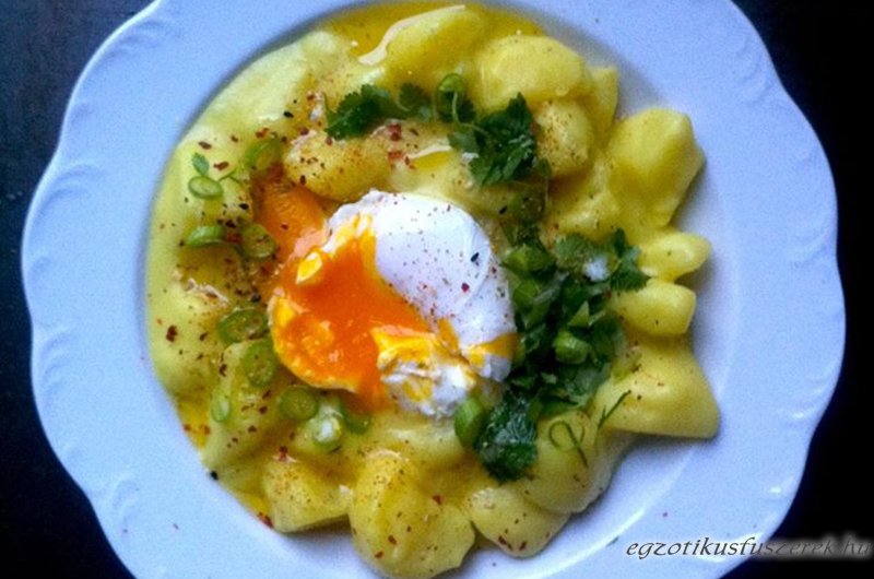 Krumplifőzelék - curry és kókusztejes csavarral