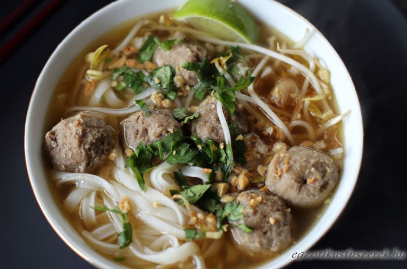 Pho leves húsgolyókkal
