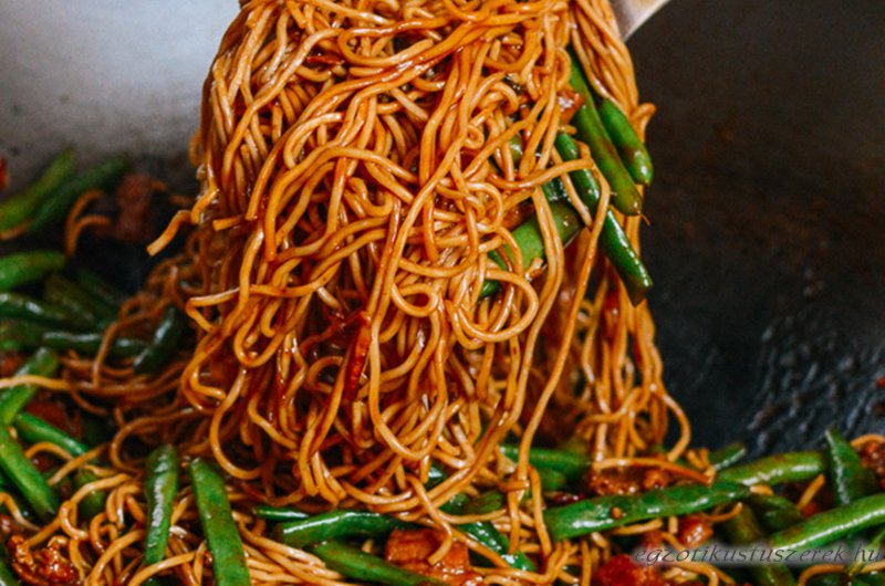 Bian dou men mian - Zöldbab tészta szalonnával
