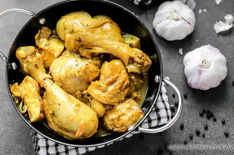 Adobong Dilow - Fülöp-szigeteki Kurkumás Csirkecombok