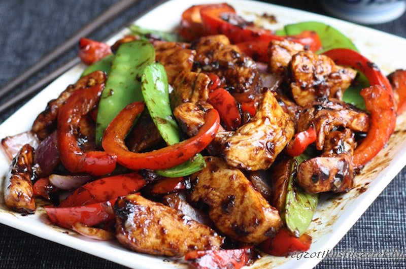 Kínai Stir Fry Csirke Fokhagymás Szószban