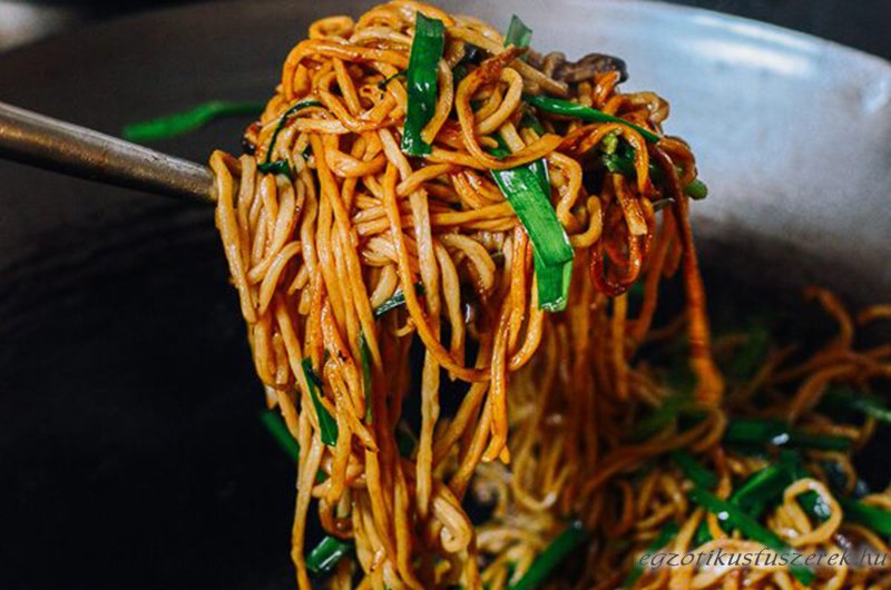 Hosszú Élet Tészta - Long Life Noodles - Yi Mein