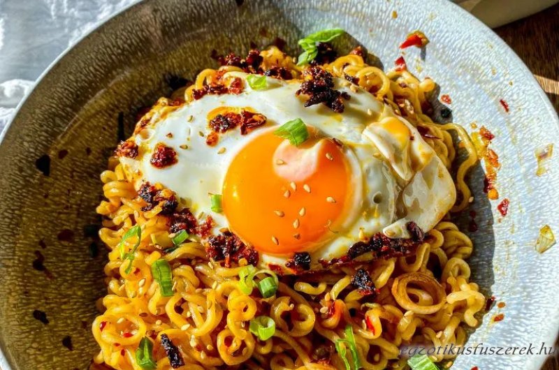 10 perces Csiliolajos Instant Ramen